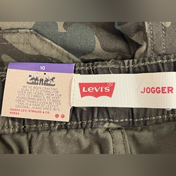 Boys Levi’s Jeans Jogger Camo Pants - 10 - Picture 9 of 13